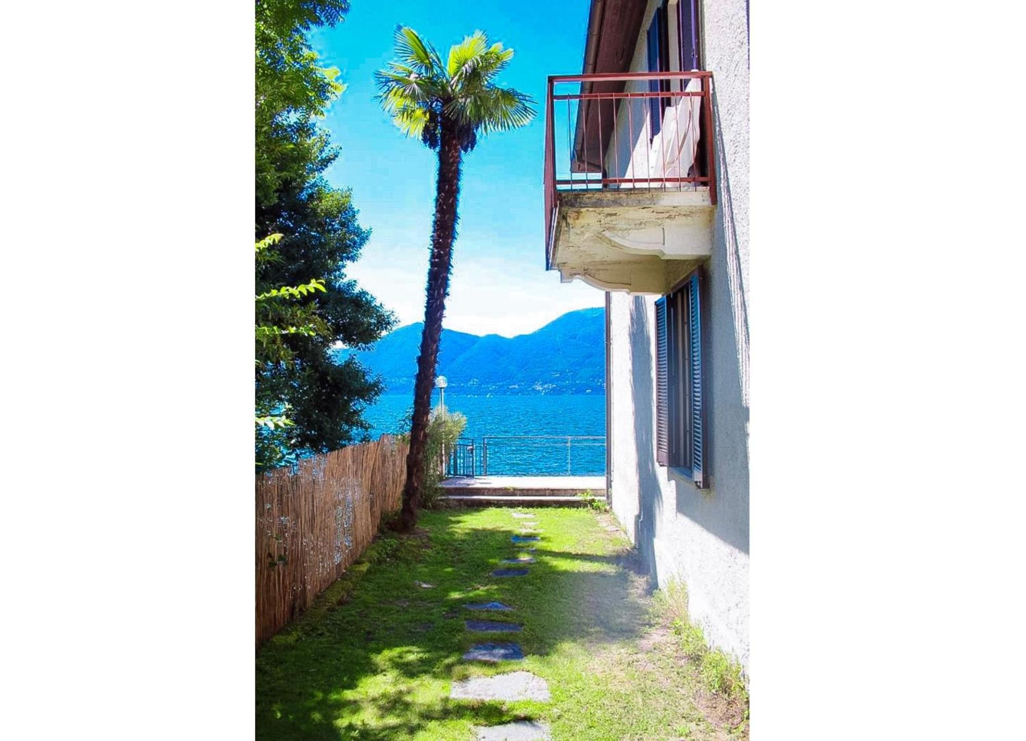 Casa Spiaggia Brezzo 外观 照片