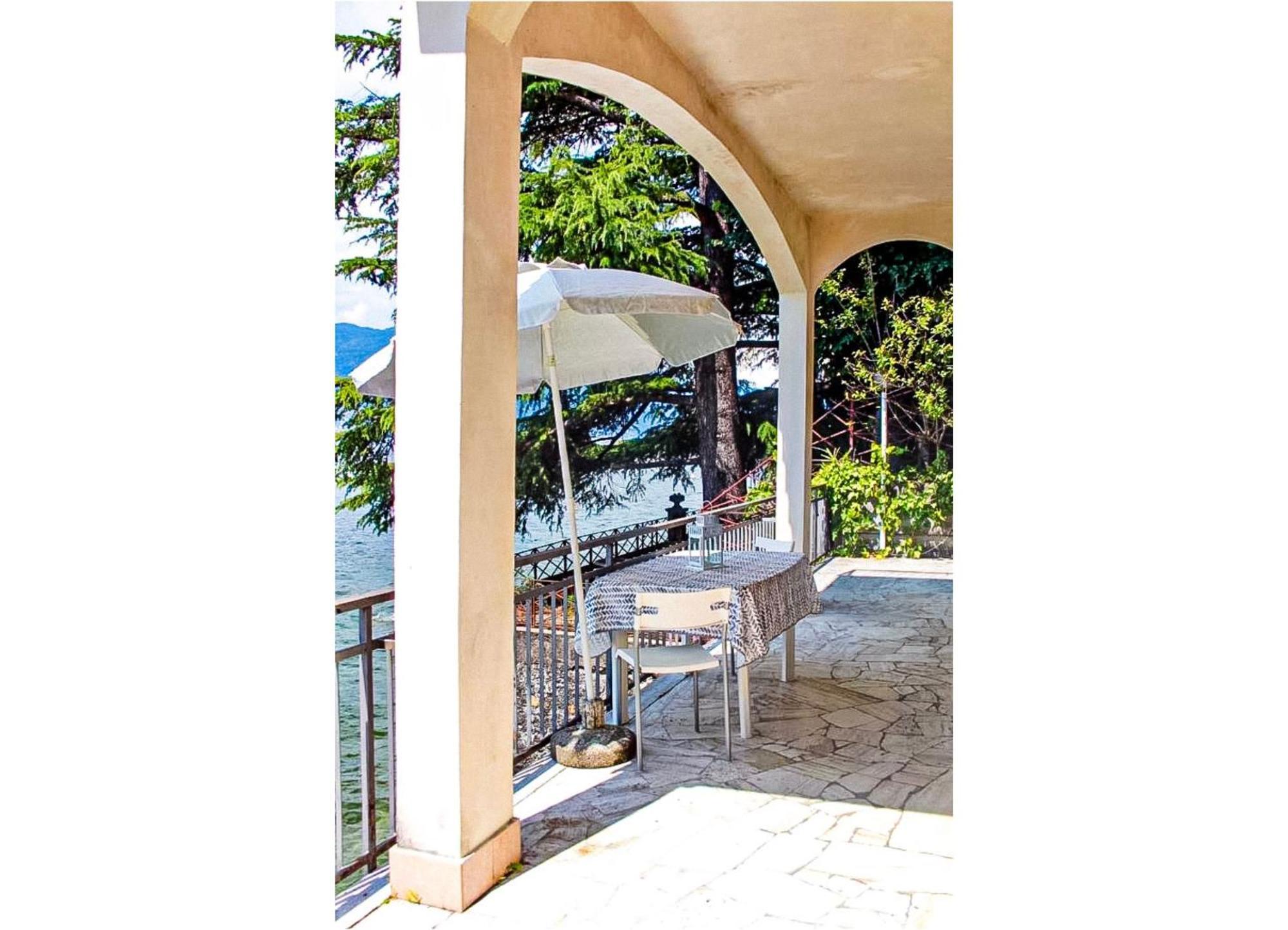 Casa Spiaggia Brezzo 外观 照片